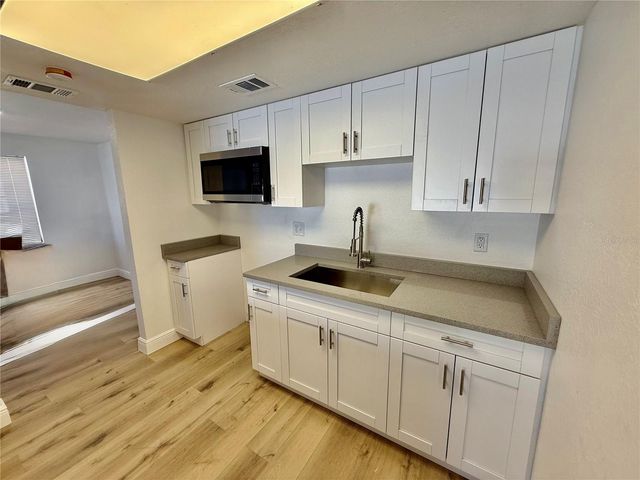 133 SABAL COURT B, Oldsmar, FL 34677