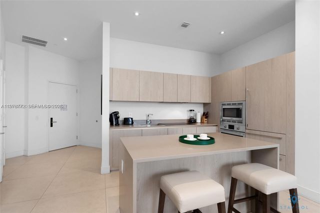 4111 S Ocean Dr 302, Hollywood, FL 33019