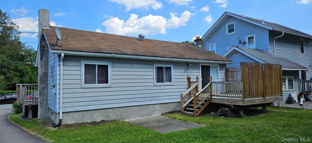 11 Chestnut Street, Newburgh, NY 12550