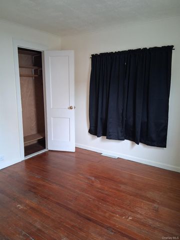 11 Chestnut Street, Newburgh, NY 12550