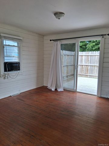 11 Chestnut Street, Newburgh, NY 12550