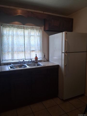11 Chestnut Street, Newburgh, NY 12550
