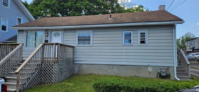 11 Chestnut Street, Newburgh, NY 12550