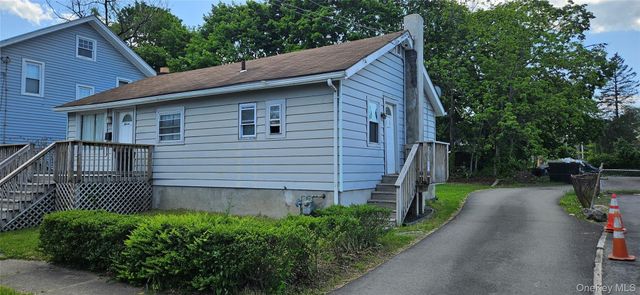 11 Chestnut Street, Newburgh, NY 12550