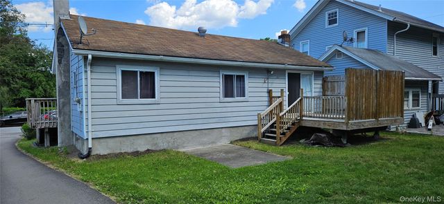11 Chestnut Street, Newburgh, NY 12550