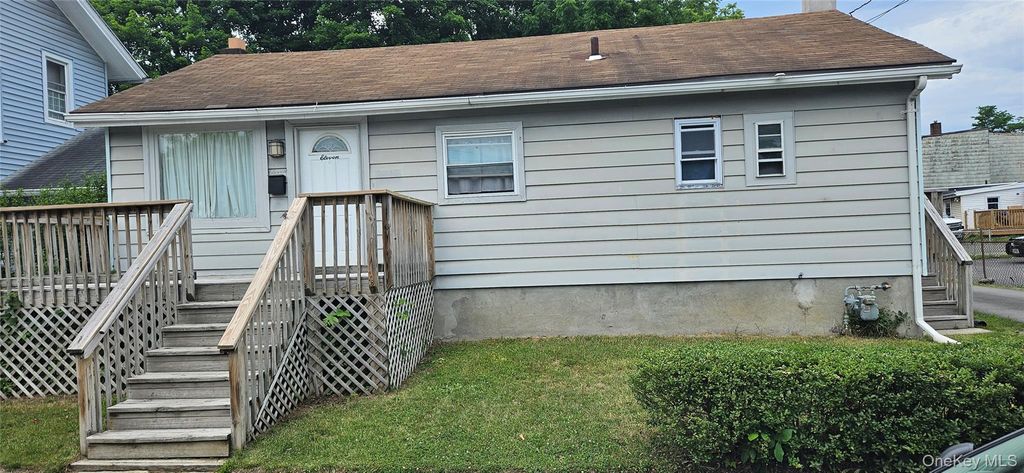 11 Chestnut Street, Newburgh, NY 12550