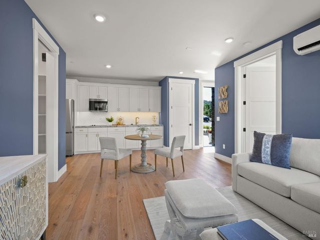 31 Erin Dr, San Rafael, CA 94903