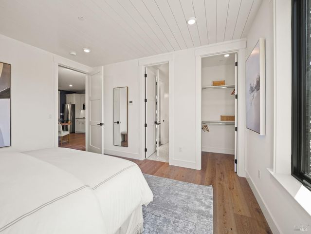 31 Erin Dr, San Rafael, CA 94903