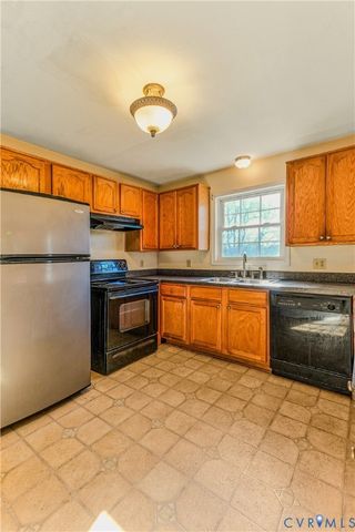 1392 Sports Lake Rd, Columbia, VA 23038