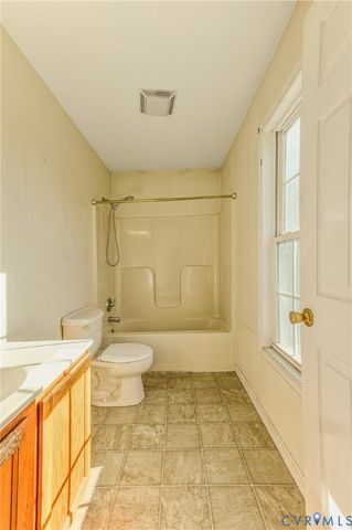 1392 Sports Lake Rd, Columbia, VA 23038