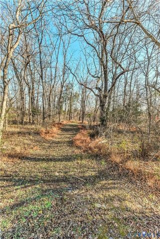 1392 Sports Lake Rd, Columbia, VA 23038