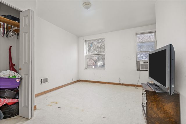 8325 Bricelyn St, Homewood Brushton, PA 15221