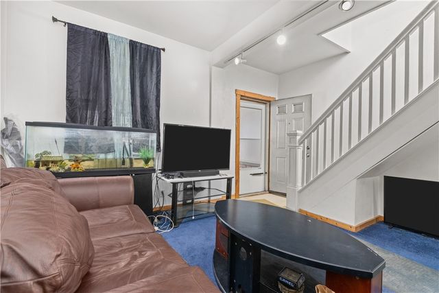 8325 Bricelyn St, Homewood Brushton, PA 15221