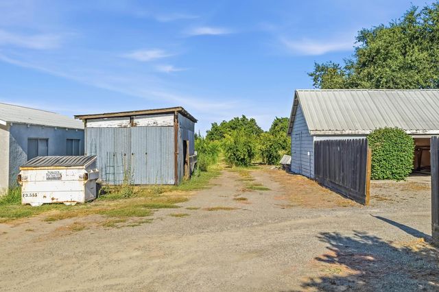 4741 N Gratton Rd, Denair, CA 95316
