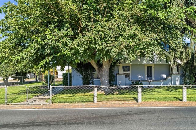 4741 N Gratton Rd, Denair, CA 95316