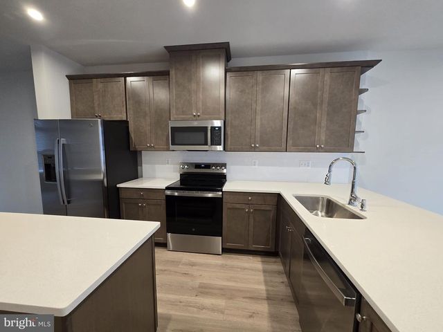 4928 DUNHAVEN DR, Fredericksburg, VA 22408