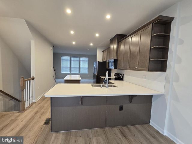 4928 DUNHAVEN DR, Fredericksburg, VA 22408