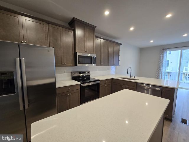 4928 DUNHAVEN DR, Fredericksburg, VA 22408