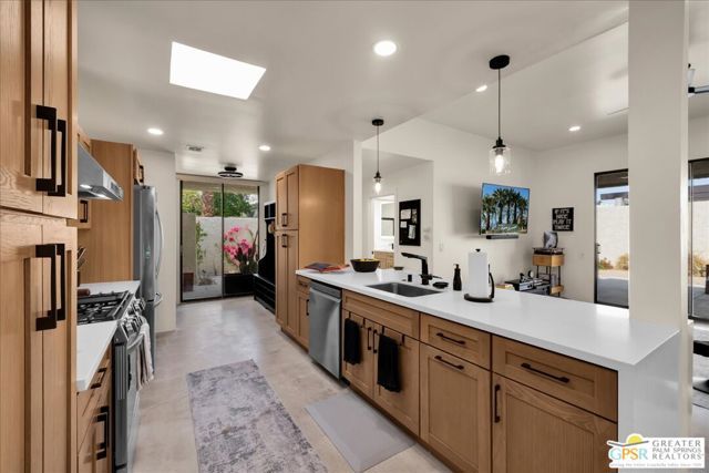 410 N Hermosa Drive, Palm Springs, CA 92262