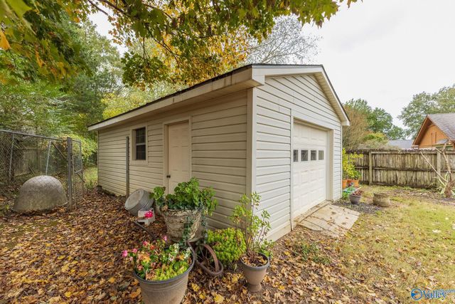 1126 Way Thru The Woods, Decatur, AL 35603