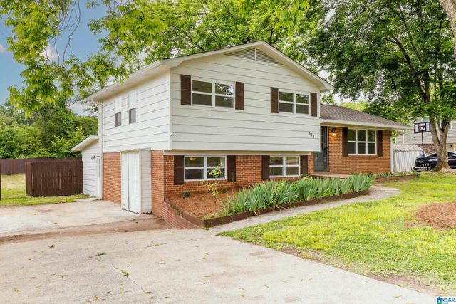 524 LYNN CIRCLE, Mount Olive, AL 35117