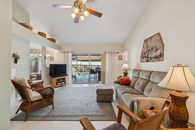 8626 BOYSENBERRY DRIVE, Tampa, FL 33635