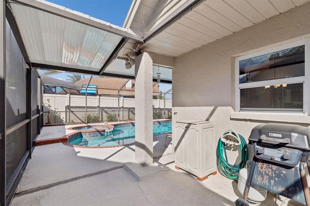 8626 BOYSENBERRY DRIVE, Tampa, FL 33635