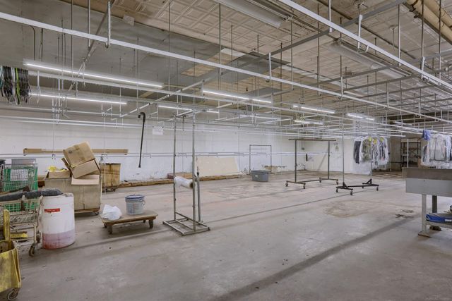 2854 E 7 Mile Road, Detroit, MI 48234