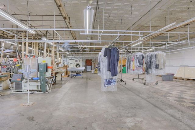 2854 E 7 Mile Road, Detroit, MI 48234