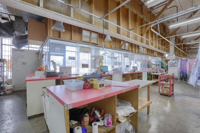 2854 E 7 Mile Road, Detroit, MI 48234