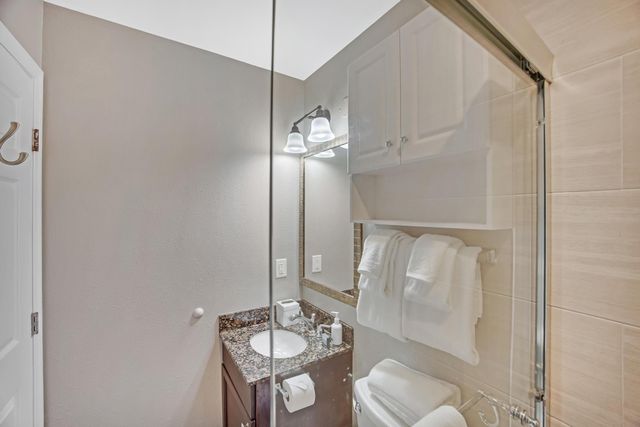 5022 Sunset Village Drive, Duck Key, FL 33050