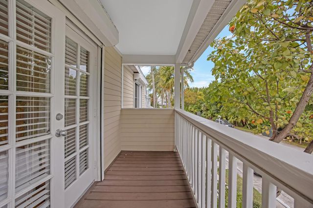 5022 Sunset Village Drive, Duck Key, FL 33050