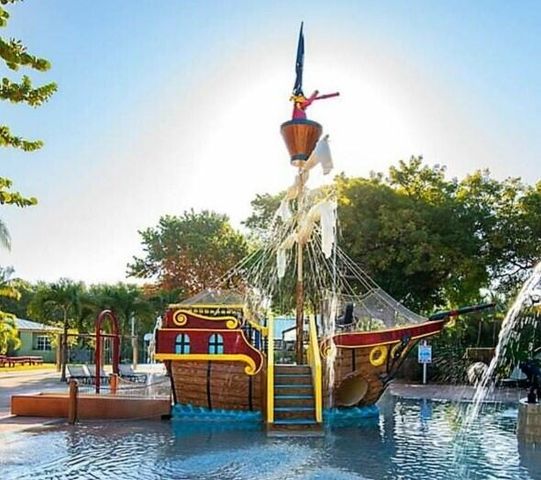 5022 Sunset Village Drive, Duck Key, FL 33050