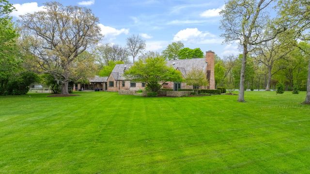 33W480 Thorncroft Drive, Wayne, IL 60184
