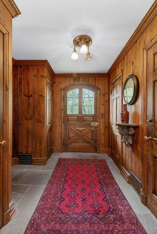 33W480 Thorncroft Drive, Wayne, IL 60184