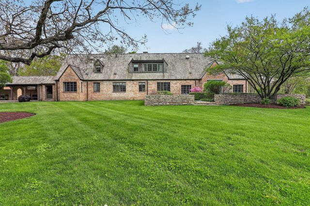 33W480 Thorncroft Drive, Wayne, IL 60184