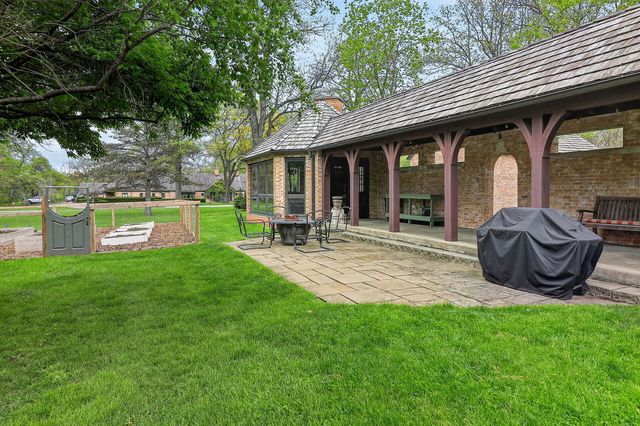 33W480 Thorncroft Drive, Wayne, IL 60184