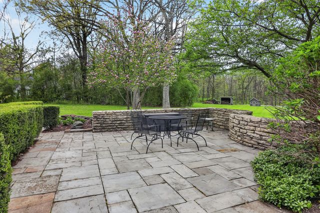 33W480 Thorncroft Drive, Wayne, IL 60184