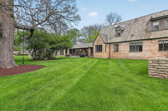 33W480 Thorncroft Drive, Wayne, IL 60184