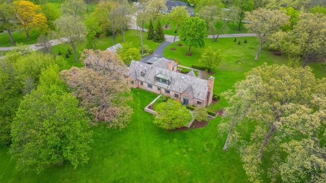 33W480 Thorncroft Drive, Wayne, IL 60184