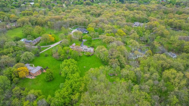 33W480 Thorncroft Drive, Wayne, IL 60184
