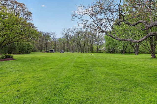 33W480 Thorncroft Drive, Wayne, IL 60184