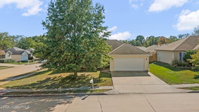 1714 HIGH QUEST DRIVE, Columbia, MO 65202