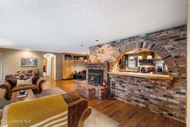 966 N Kootenai Rd, Sandpoint, ID 83864