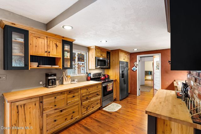 966 N Kootenai Rd, Sandpoint, ID 83864