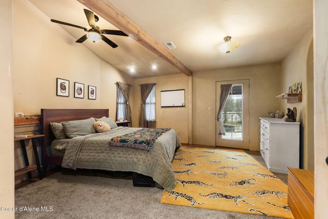 966 N Kootenai Rd, Sandpoint, ID 83864