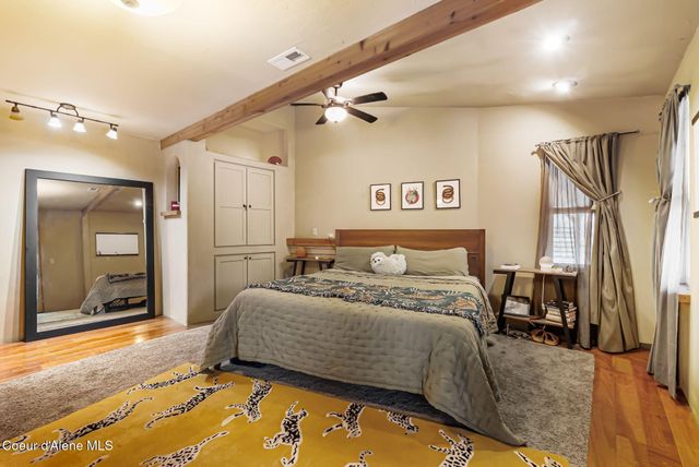 966 N Kootenai Rd, Sandpoint, ID 83864