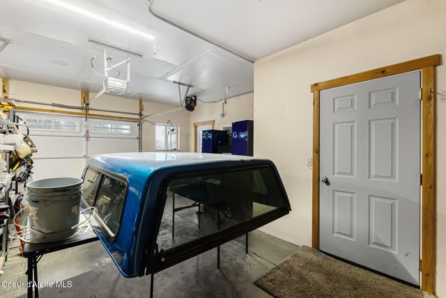 966 N Kootenai Rd, Sandpoint, ID 83864