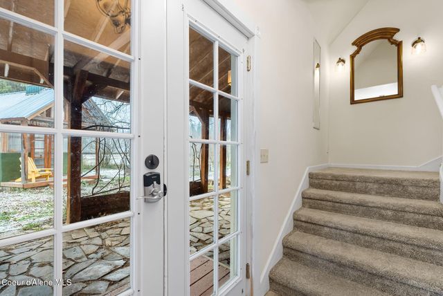 966 N Kootenai Rd, Sandpoint, ID 83864