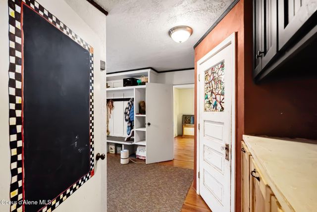 966 N Kootenai Rd, Sandpoint, ID 83864